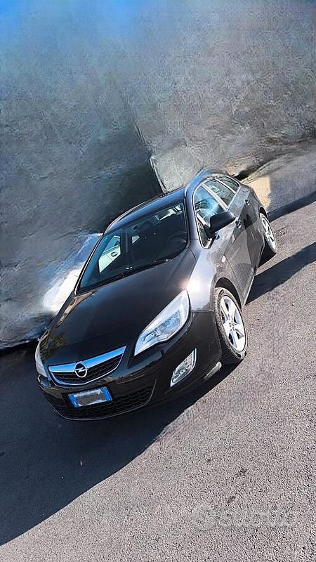 Usata Opel Astra 2013 Nero Berlina