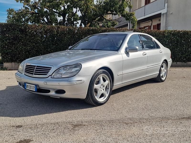 Usata Mercedes S500 306 CV (225 kW) 2000 Grigio Berlina