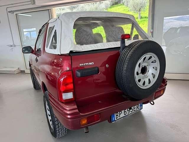 Usata Suzuki Grand Vitara 94 CV (69 kW) 2001 Bordeaux Cabrio