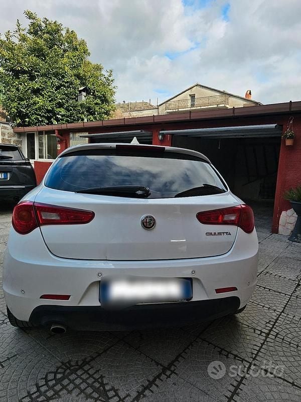 Usata Alfa Romeo Giulietta 120 CV (88 kW) 2017 Bianco Utilitaria