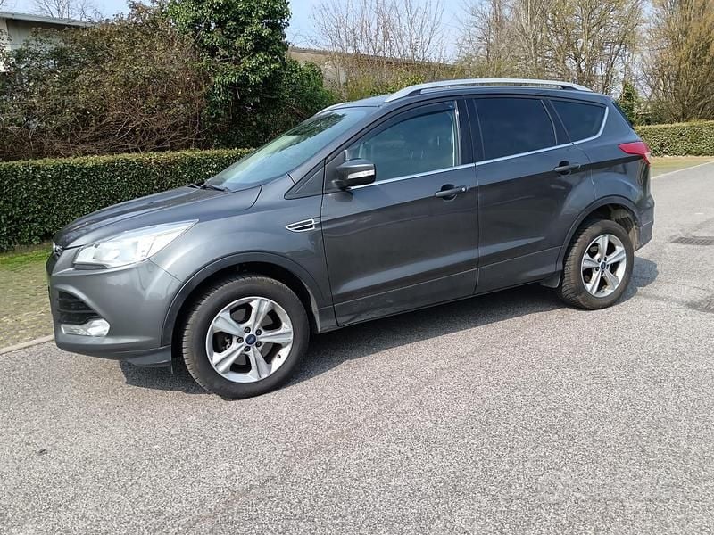 Usata Ford Kuga Titanium 2016 Grigio SUV