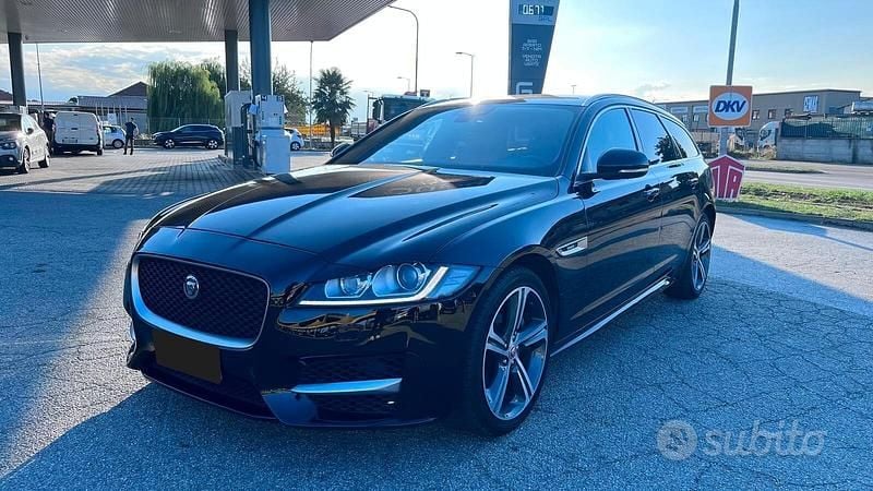 Usata Jaguar XF R-Sport 180 CV (132 kW) 2020 Nero Berlina