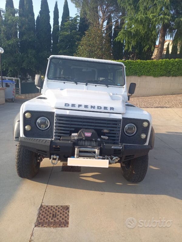 Bianco Usata 2015 Land Rover Defender SUV | 38.000 € (Ottimo prezzo) - Immagine 1/4