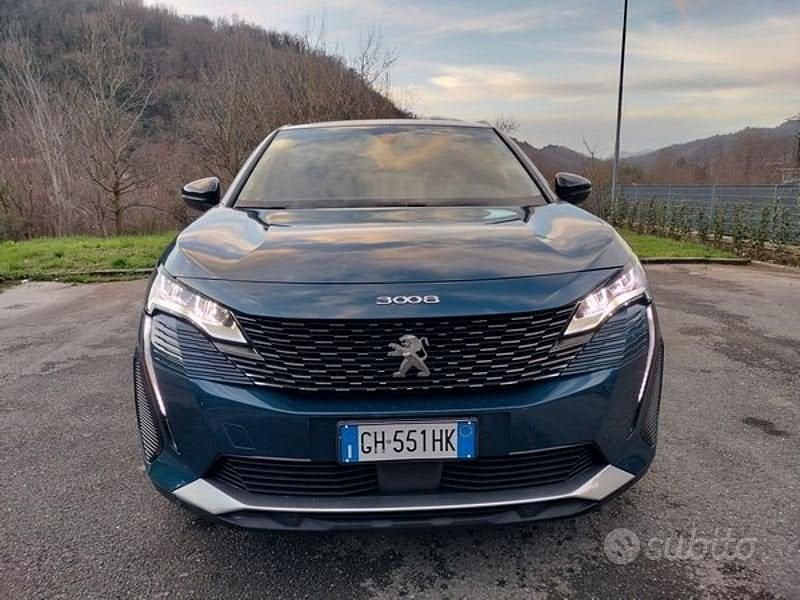 Usata Peugeot 3008 Allure 131 CV (96 kW) 2022 Blu/azzurro SUV