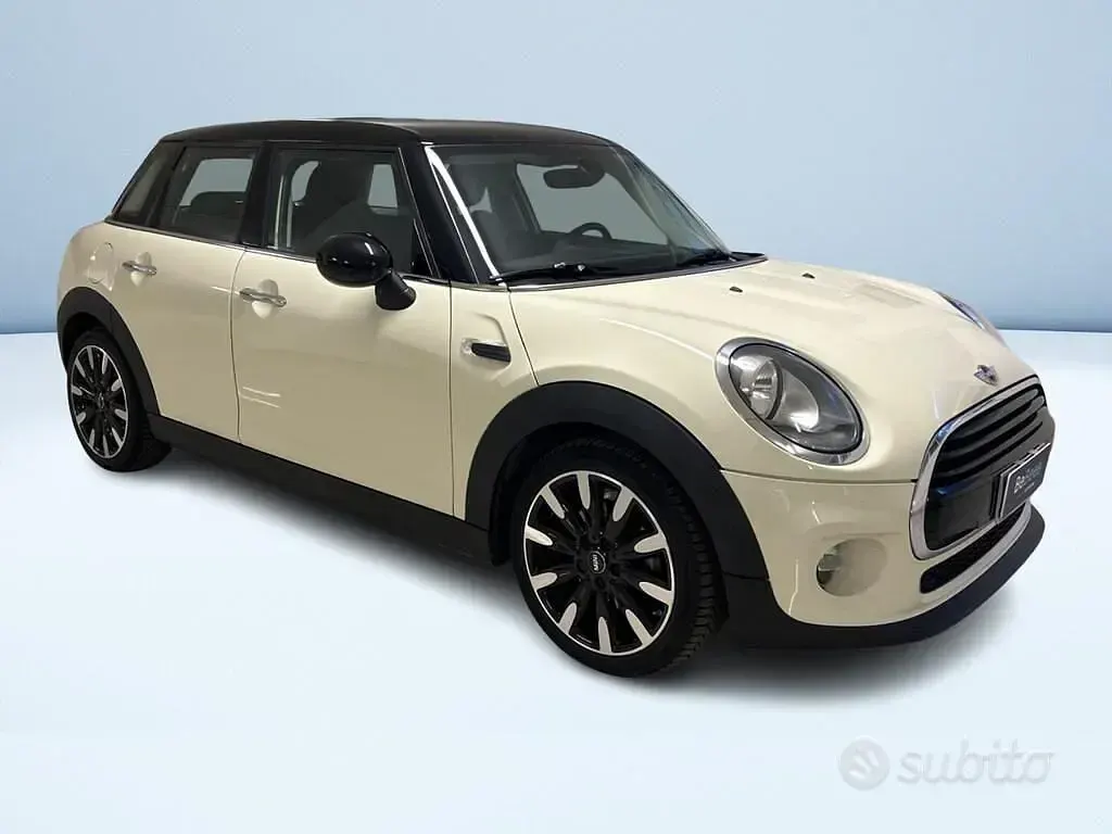 Usata Mini Cooper Hype 136 CV (100 kW) 2017 Marrone Utilitaria