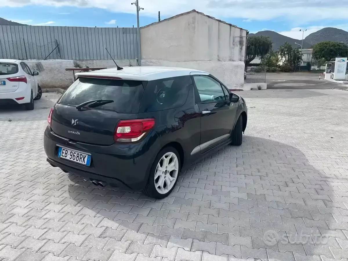 Usata Citroën DS3 112 CV (82 kW) 2010 Nero Utilitaria