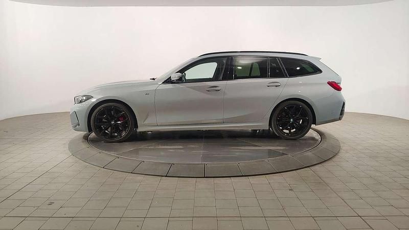 Usata BMW 320 M Sport 190 CV (139 kW) 2024 Brooklyn grey metallizzato Station wagon