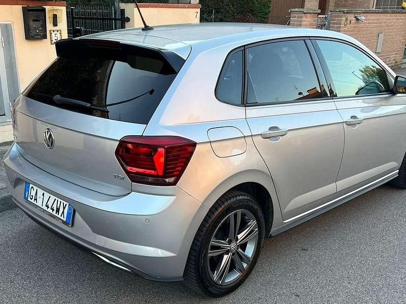 Usata VW Polo Highline 90 CV (66 kW) 2020 Argento Utilitaria
