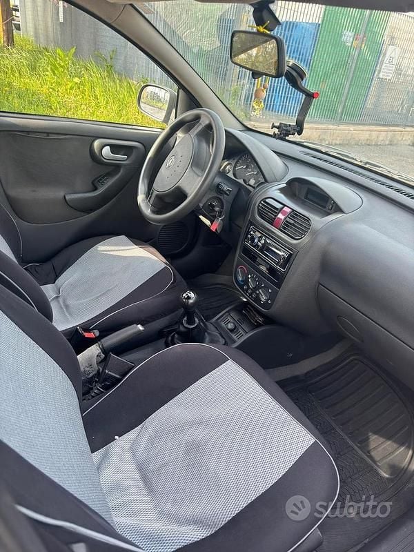 Occasion Opel Corsa 75 ch (55 kW) 2002 Gris Citadine