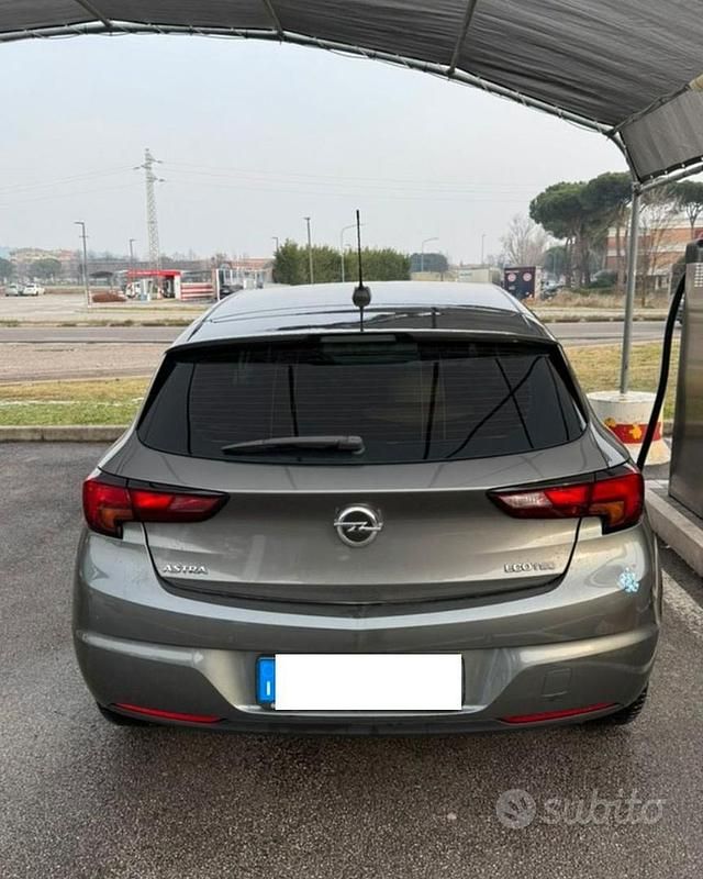 Usata Opel Astra Innovation 110 CV (80 kW) 2019 Grigio Berlina