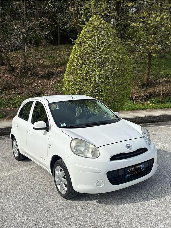 Bianco Usata 2013 Nissan Micra Due volumi | 4000 € (Buon prezzo) - Immagine 1/4