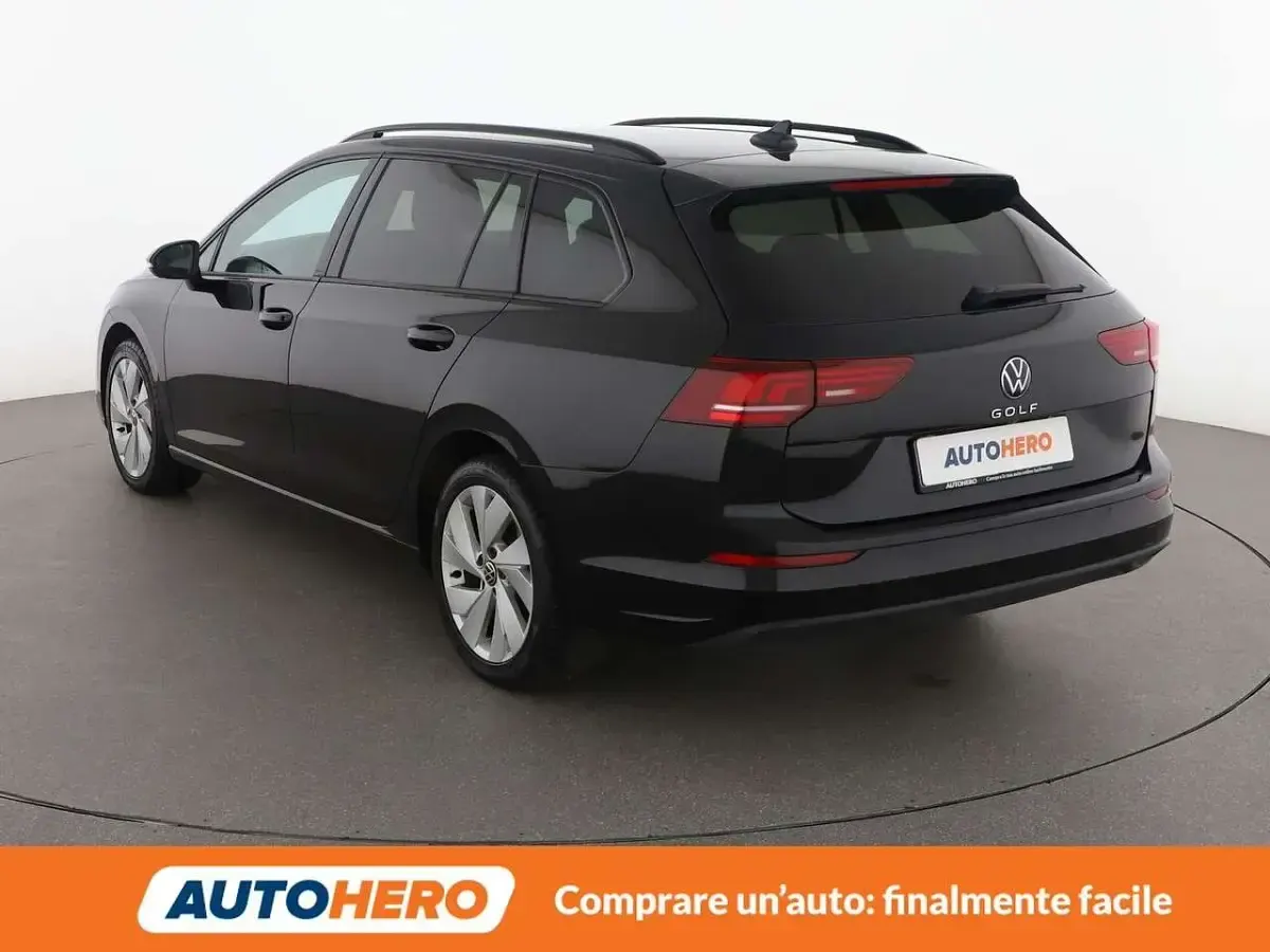 Usata VW Golf VIII Life 150 CV (110 kW) 2024 Nero Station wagon