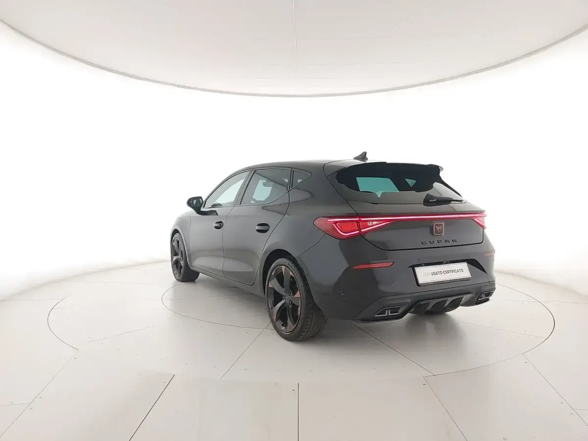 Usata Cupra Leon 150 CV (110 kW) 2023 Nero midnight Berlina