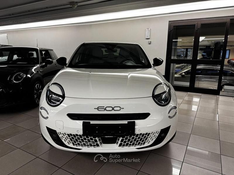 Usata Fiat 600 La Prima 110 CV (80 kW) 2024 Bianco SUV