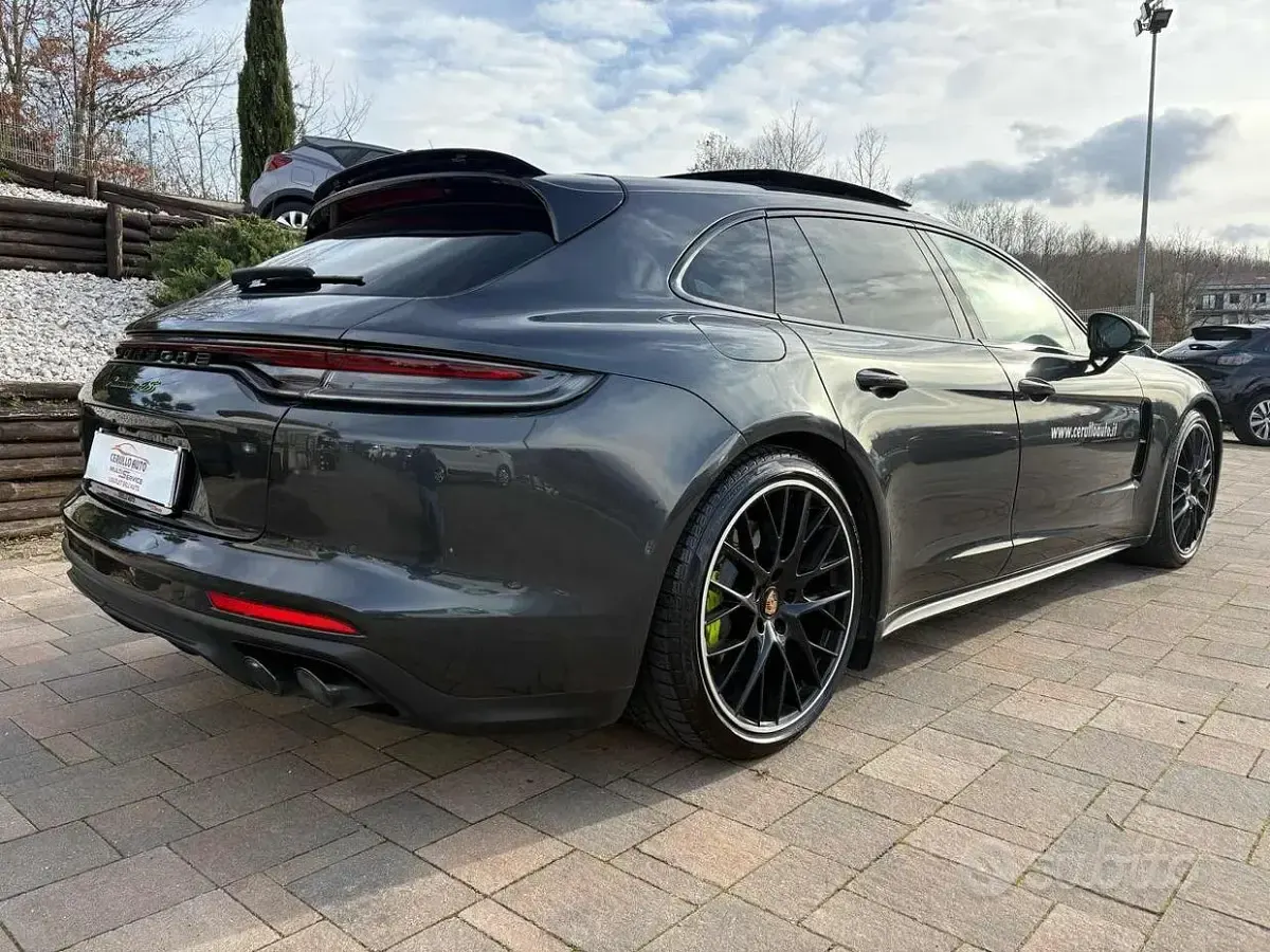 Usata Porsche Panamera Sport Turismo 560 CV (411 kW) 2021 Grigio Station wagon