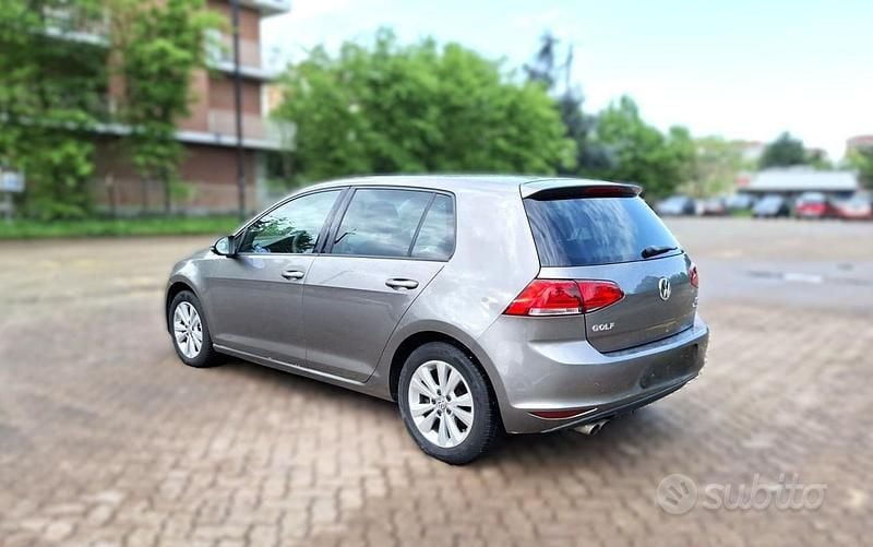 Usado VW Golf VII Highline 125 CV (91 kW) 2015 Gris Berlina