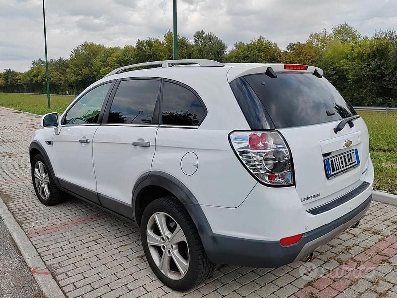 Usata Chevrolet Captiva LTZ 184 CV (135 kW) 2012 Bianco SUV