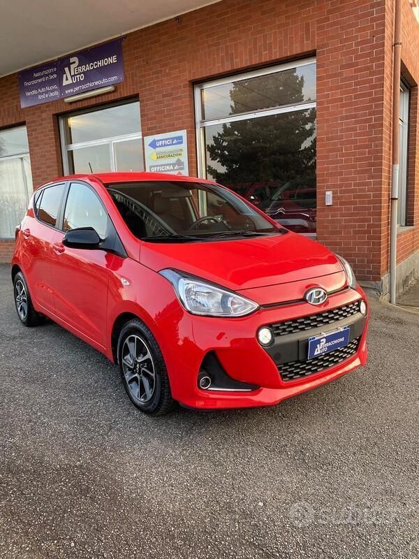 Rosso Usata 2019 Hyundai i10 Due volumi | 9400 € (Ottimo prezzo) - Immagine 1/4