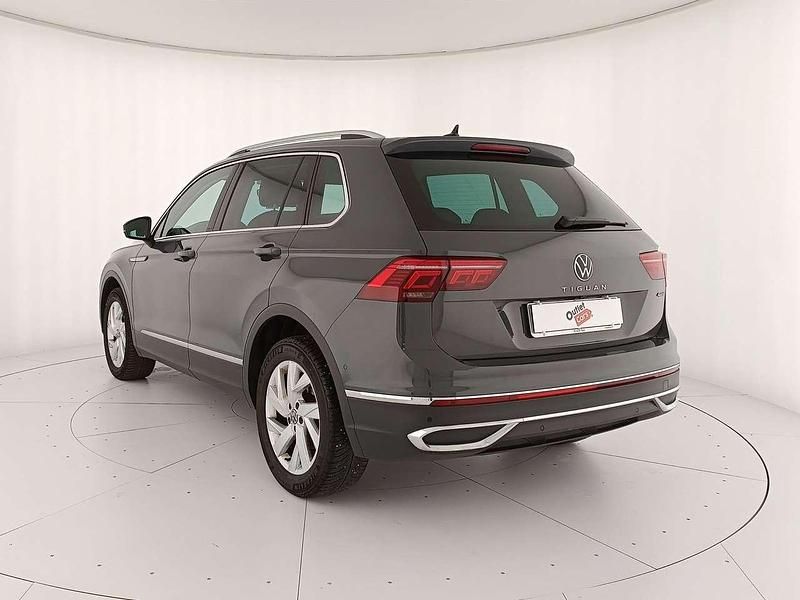 Usata VW Tiguan Elegance 150 CV (110 kW) 2023 Dolphin grey metallizzato SUV