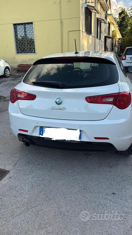 Usata Alfa Romeo Giulietta 120 CV (88 kW) 2012 Bianco Utilitaria