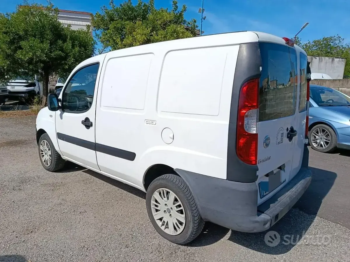 Usata Fiat Doblò 105 CV (77 kW) 2007 Bianco Monovolume
