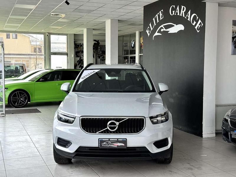 Usata Volvo XC40 Momentum 129 CV (94 kW) 2020 Grigio SUV