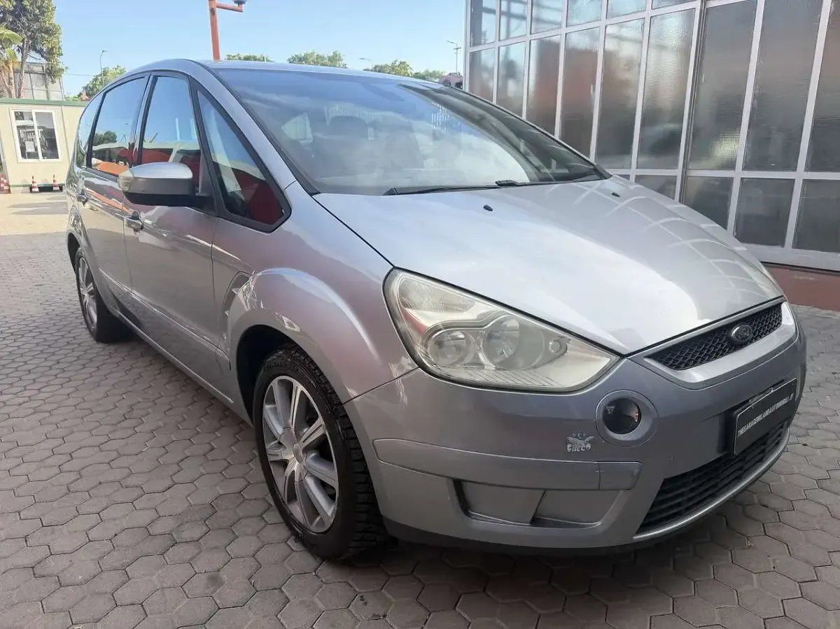 Usata Ford S-MAX Titanium 145 CV (106 kW) 2006 Argento Monovolume