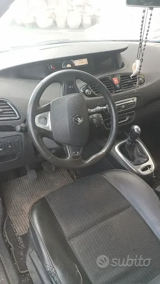 Usata Renault Scénic IV 110 CV (80 kW) 2017 Nero Monovolume
