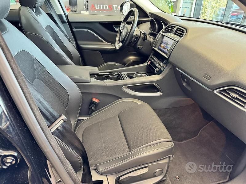 Usata Jaguar F-Pace R-Sport 180 CV (132 kW) 2017 Nero SUV
