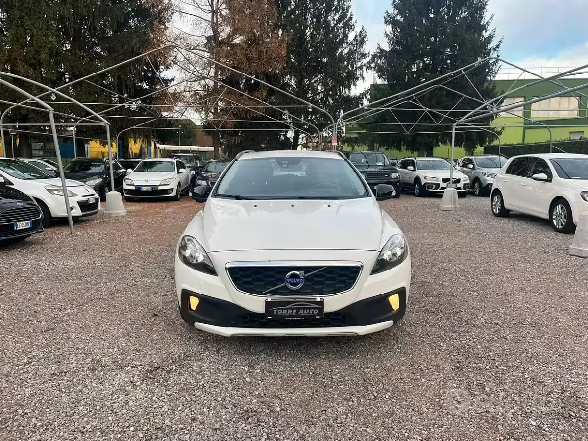 Usata Volvo V40 CC Business Edition 115 CV (84 kW) 2015 Bianco Station wagon