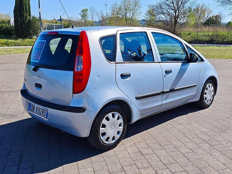Usata Mitsubishi Colt Inform 75 CV (55 kW) 2006 Grigio Berlina