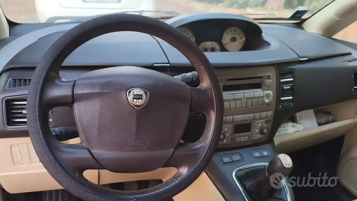 Usata Lancia Musa 101 CV (74 kW) 2006 Marrone Monovolume