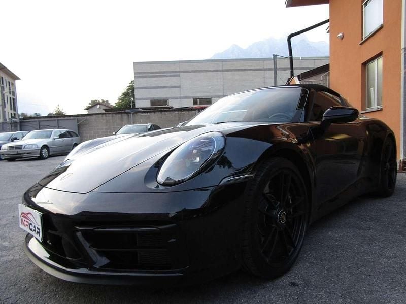 Usata Porsche 992 480 CV (353 kW) 2022 Jet black metallic Cabrio