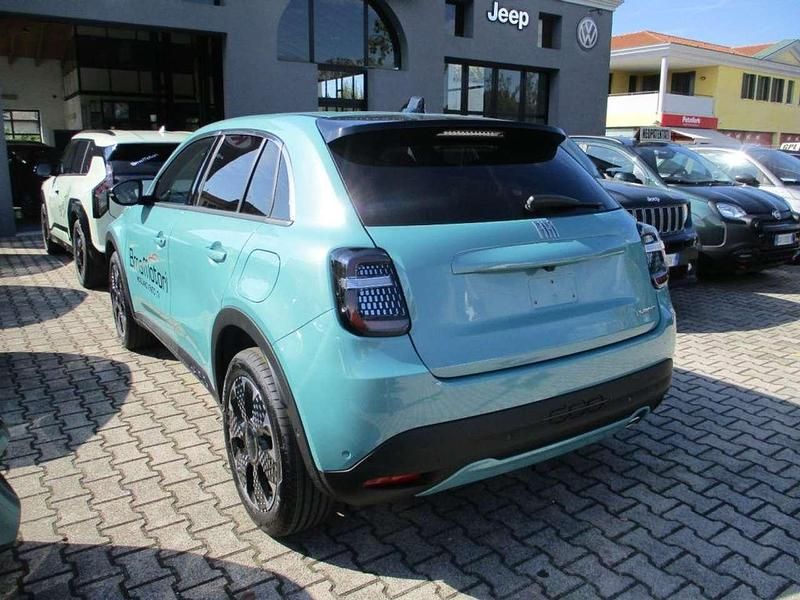 Nuova Fiat 600 La Prima 101 CV (74 kW) 2026 Blu/azzurro SUV