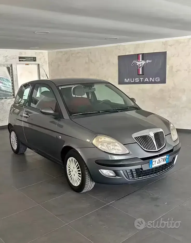 Usata Lancia Ypsilon 60 CV (44 kW) 2006 Grigio Utilitaria