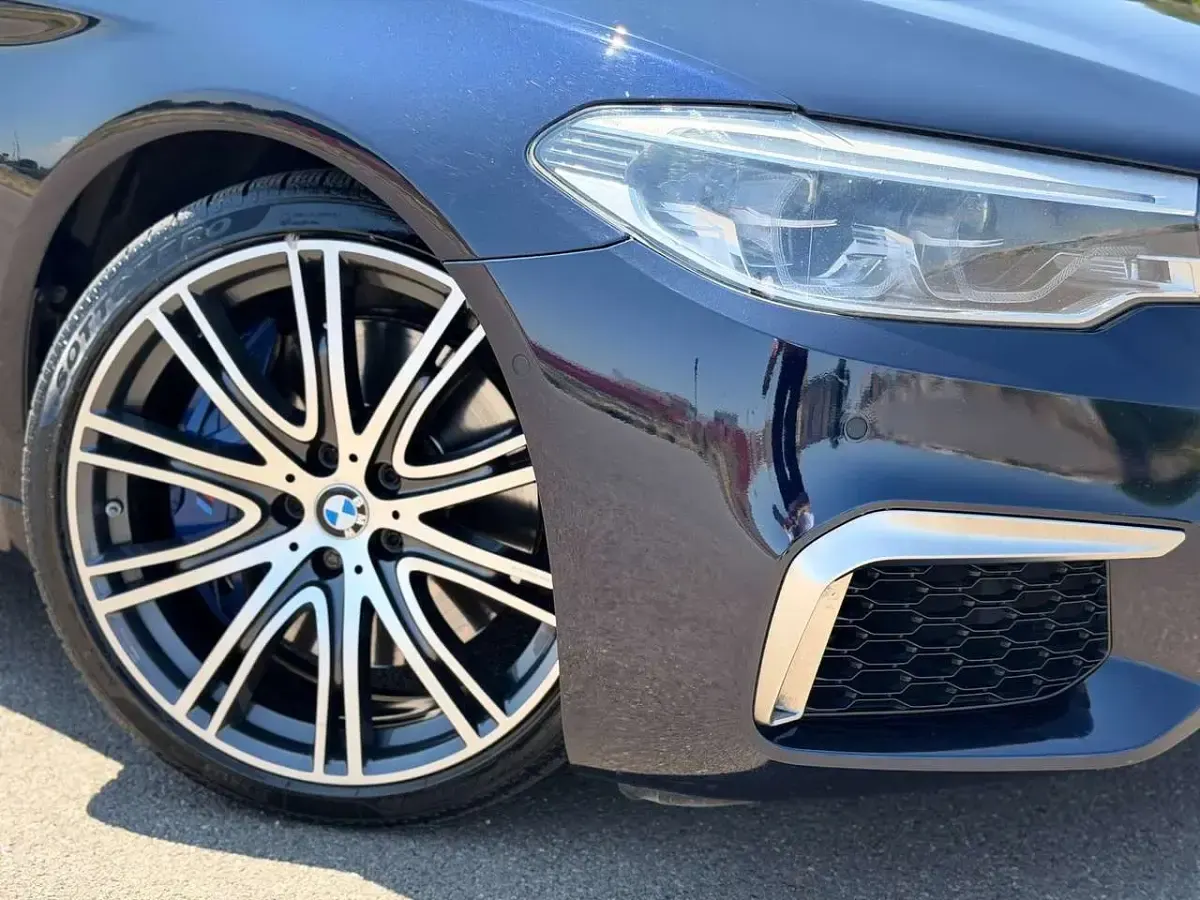 Usata BMW M550 400 CV (294 kW) 2018 Blu/azzurro Berlina