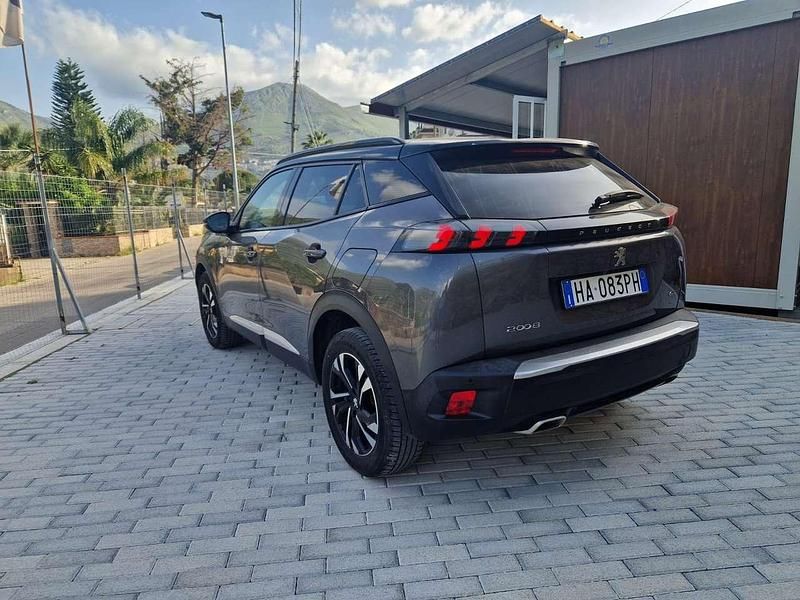 Usata Peugeot 2008 GT 131 CV (96 kW) 2023 Grigio SUV