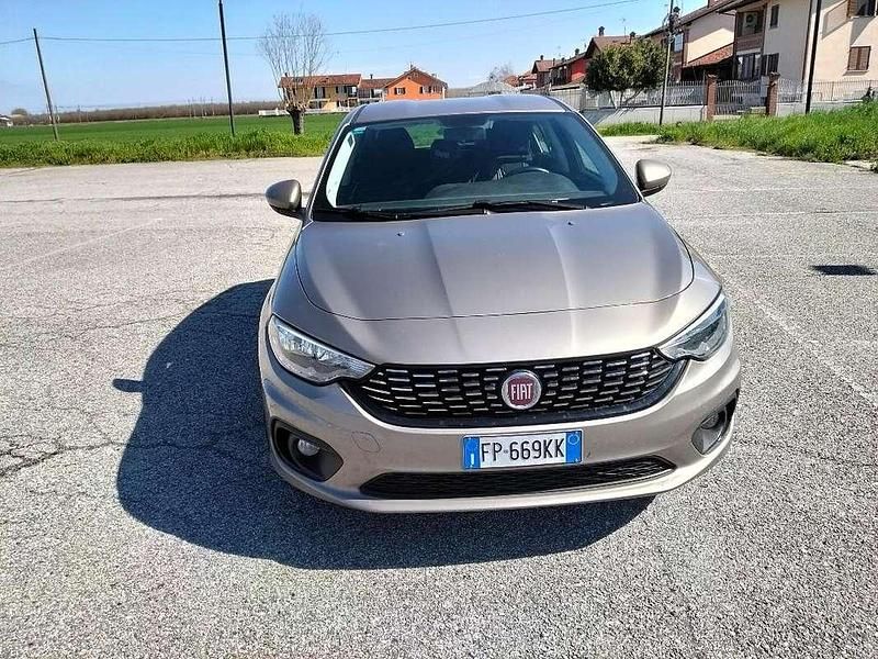 Usata Fiat Tipo Easy 95 CV (69 kW) 2018 Berlina