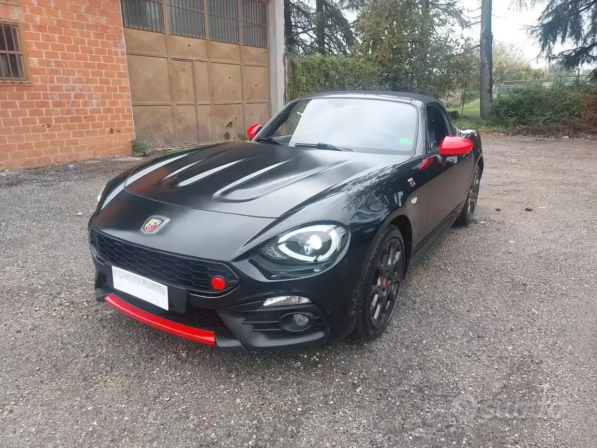 Usata Abarth 124 Spider 170 CV (125 kW) 2018 Nero Cabrio