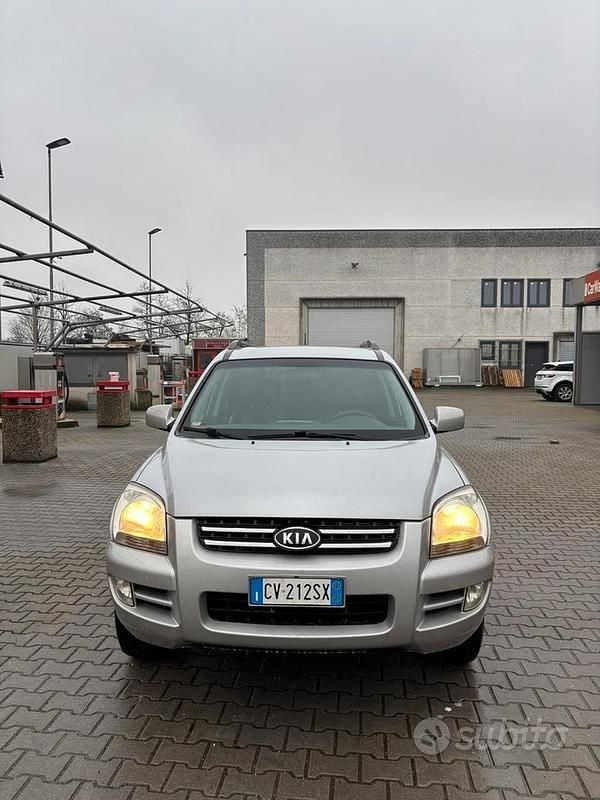 Usata Kia Sportage Active 112 CV (82 kW) 2005 Grigio SUV