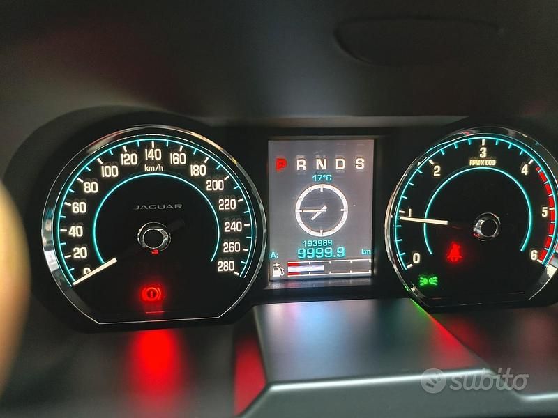 Usata Jaguar XF 200 CV (147 kW) 2015 Nero Berlina