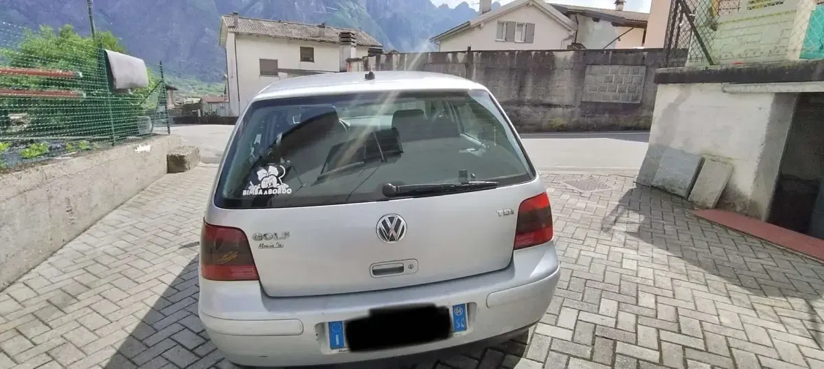 Usata VW Golf IV Highline 131 CV (96 kW) 2003 Berlina