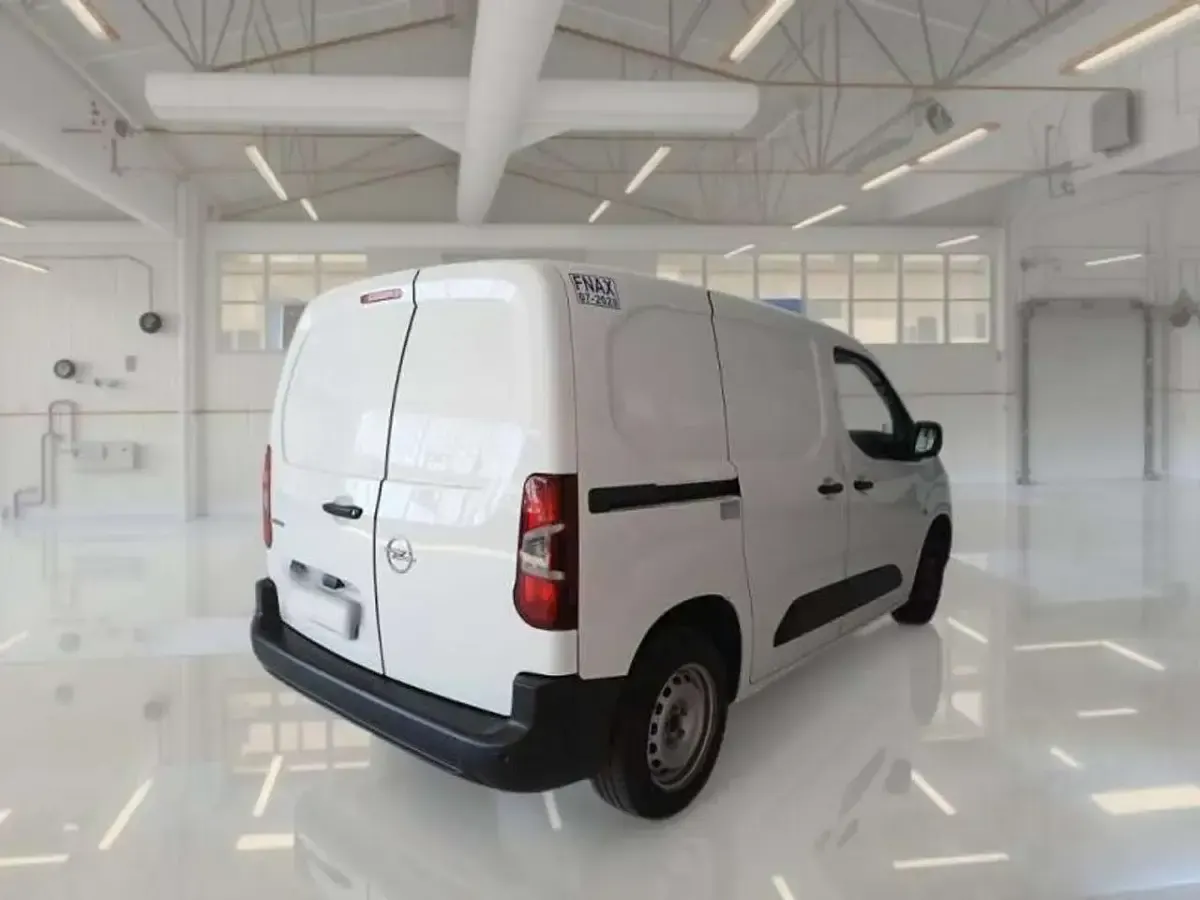 Usata Opel Combo 102 CV (75 kW) 2022 Bianco Monovolume
