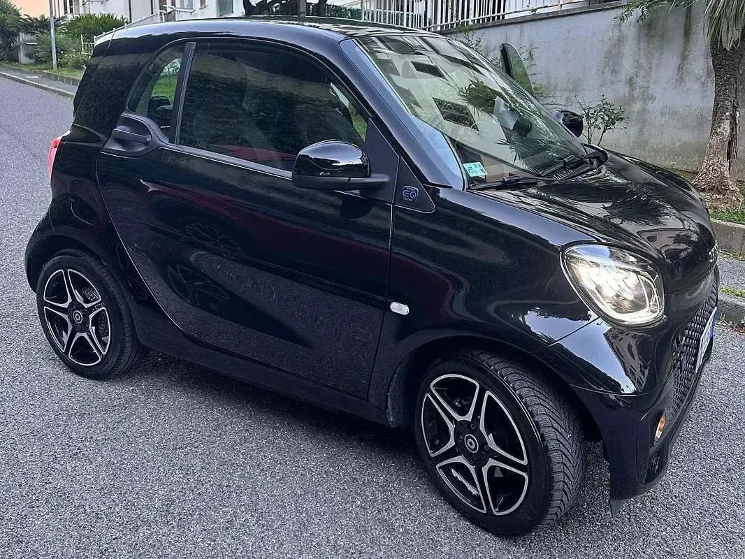 Usata Smart ForTwo Coupé Pulse 41 kW (56 CV) 2023 Nero Utilitaria
