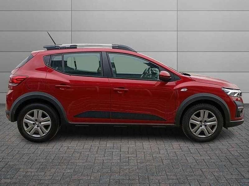 Usata Dacia Sandero Comfort 101 CV (74 kW) 2021 Arancione Utilitaria