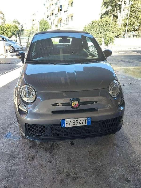 Grigio Usata 2011 Abarth 500C Cabrio | 9900 € (Buon prezzo) - Immagine 1/4