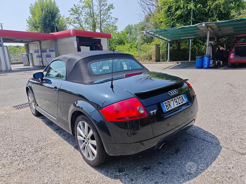 Usata Audi TT Roadster 179 CV (131 kW) 2000 Nero Cabrio