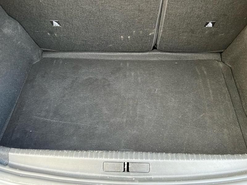 Usata Peugeot 208 Allure 101 CV (74 kW) 2025 Grigio Utilitaria