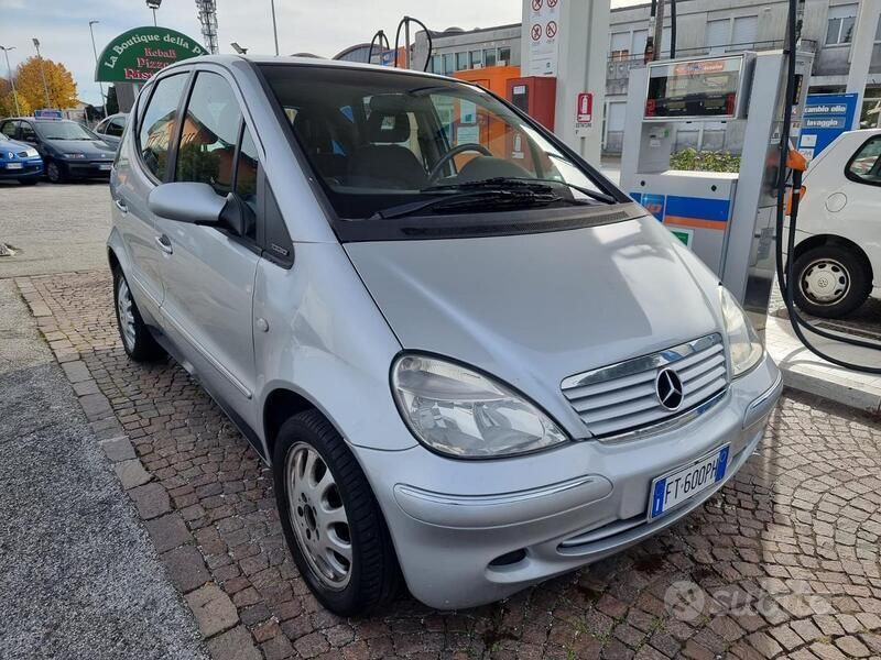 Usata Mercedes A200 102 CV (75 kW) 2002 Monovolume