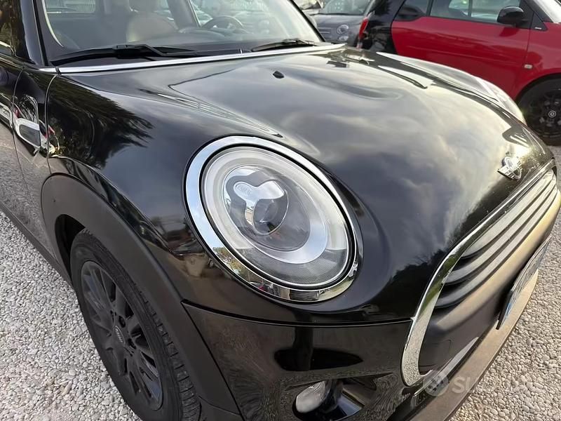 Usata Mini ONE 75 CV (55 kW) 2017 Nero Utilitaria